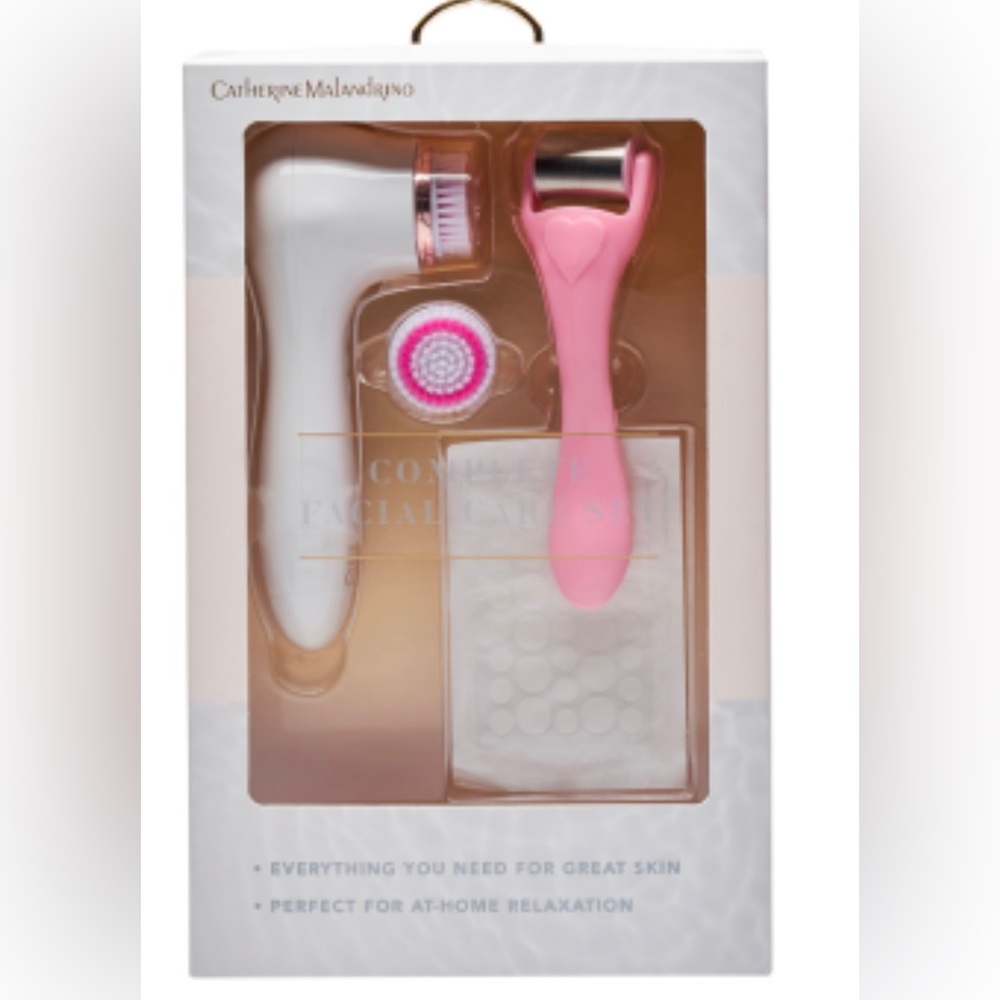 NIB Catherine Malandrino Complete Facial Care Set